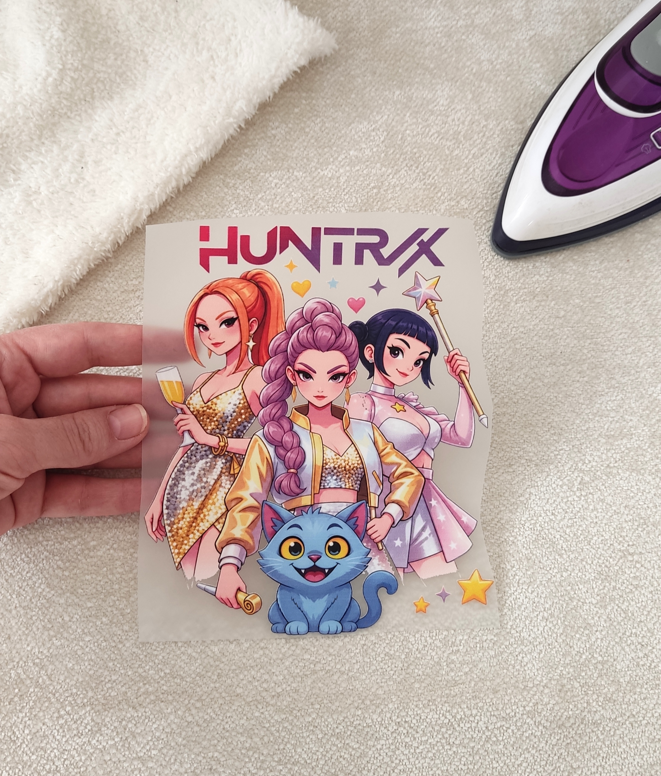 استیکر پارچه و لباس ، طرح شکارچیان کیپاپ huntrix